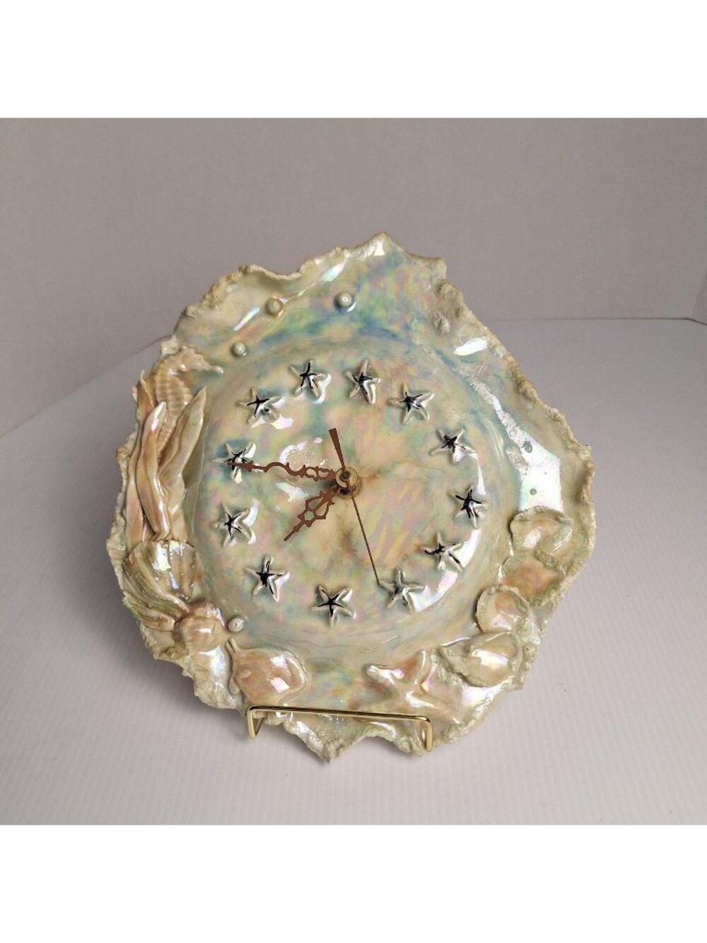 HANDCRAFTED CERAMIC WALL CLOCK IRIDESCENT BEACH COASTAL SEAHORSE/SHELLS/STARFISH